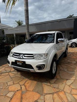 MITSUBISHI L200 TRITON 2.4 HLS CHROME 4X2 CD 16V FLEX 4P MANUAL